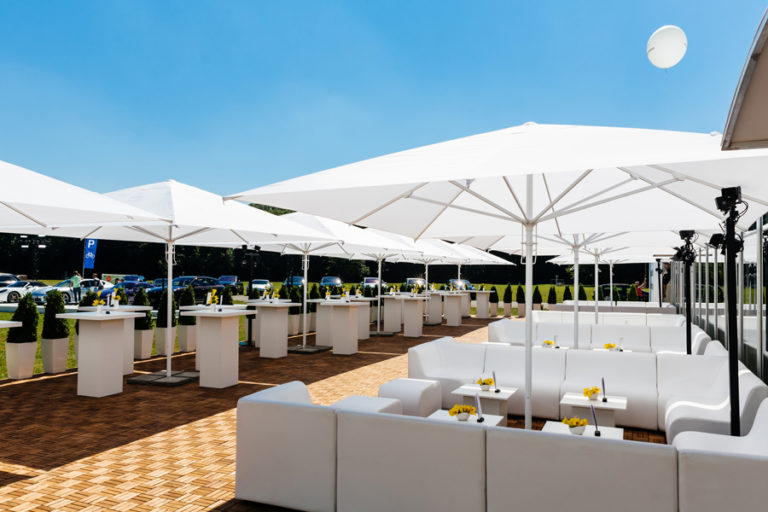 Design-Tipps: So richten Sie die perfekte Outdoor-Lounge ein