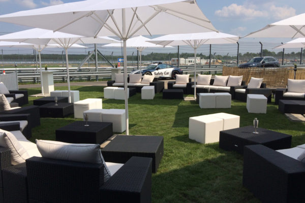 Design-Tipps: So richten Sie die perfekte Outdoor-Lounge ein